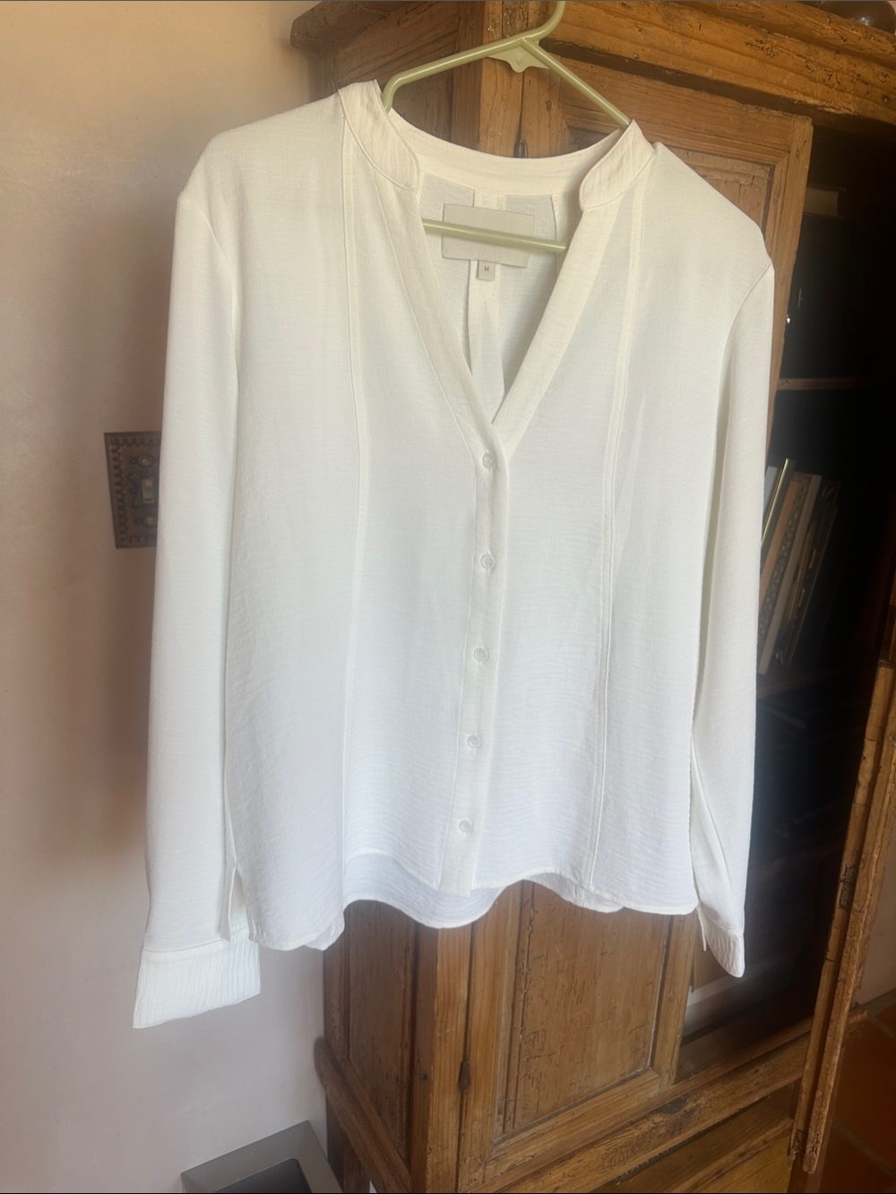 Brochu Walker White V-Neck Button-Front Long Sleeve Blouse